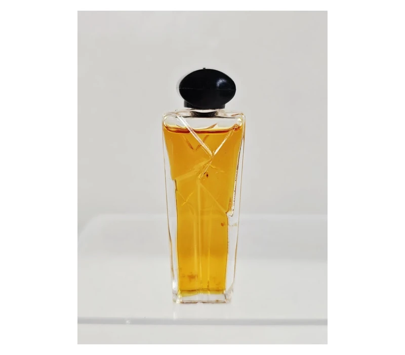 GUY LAROCHE Clandestine